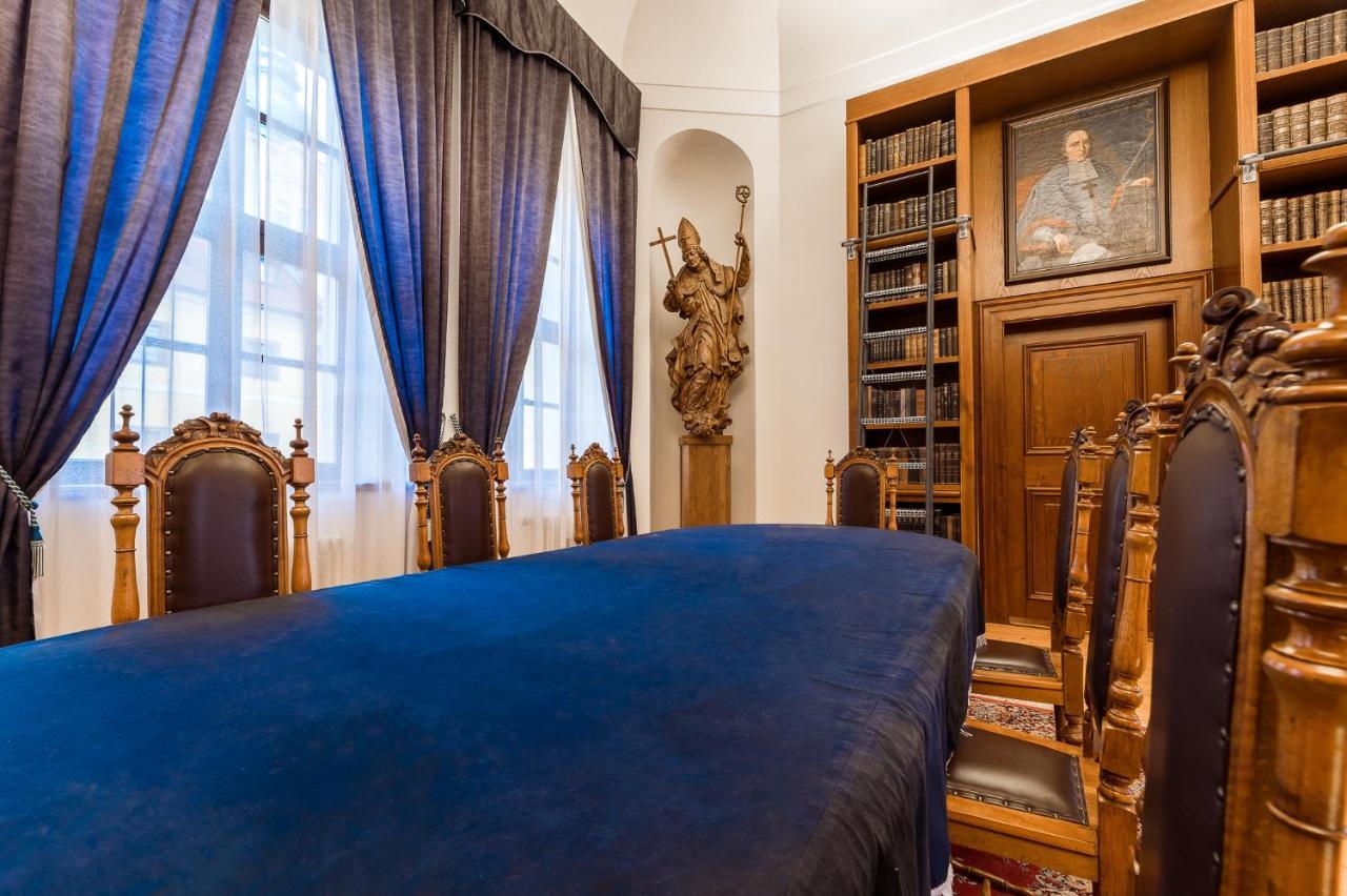 Nové Adalbertinum Hradec Králové Extérieur photo