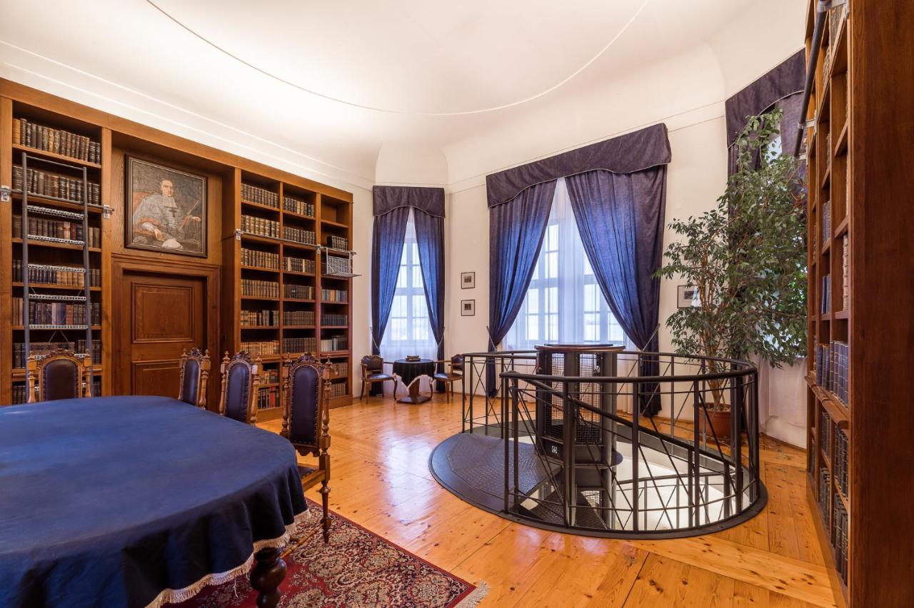 Nové Adalbertinum Hradec Králové Extérieur photo